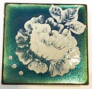 MUD Flower button